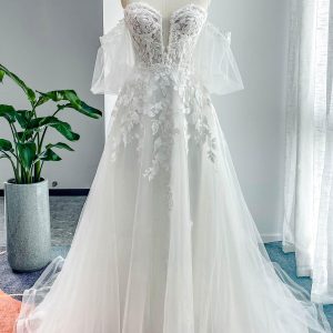 Nigflower54231 A-Line Court Train Lace Tulle Wedding Dress